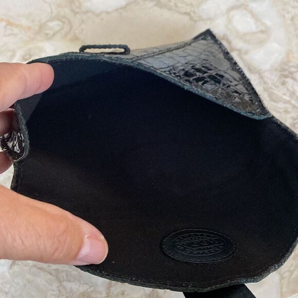 Roots Croc Embossed Leather Case - Kobo - iPad Mini/Tablet/eReader Case - Picture 5 of 7